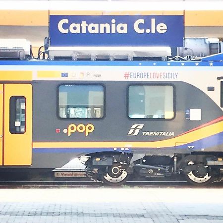 Binario 8 Catania Stazione Centrale Ngoại thất bức ảnh