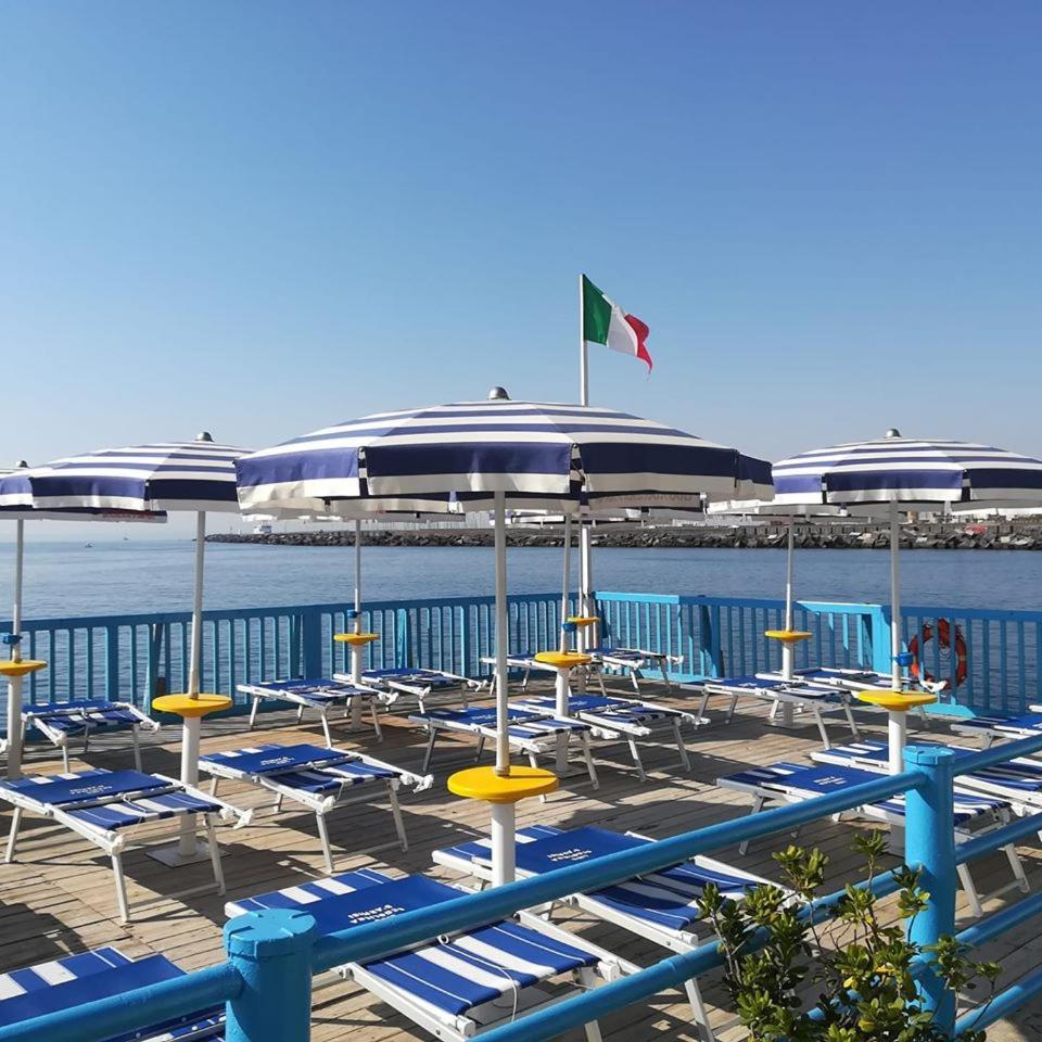 Binario 8 Catania Stazione Centrale Ngoại thất bức ảnh